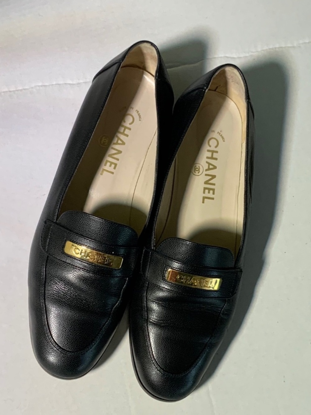CHANEL LOGO BLACK LEATHER LOAFERS - Picture 2 of 8
